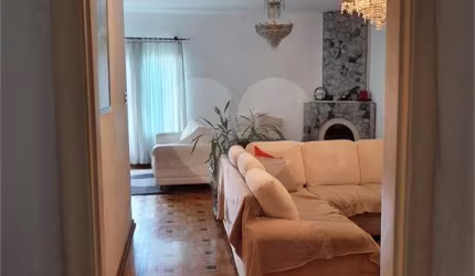 Casa térrea com 3 quartos à venda em Vila Albertina - SP