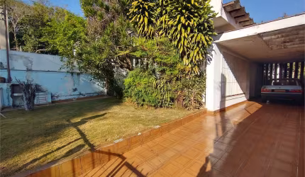 Casa térrea com 6 quartos à venda em Vila Inah - SP