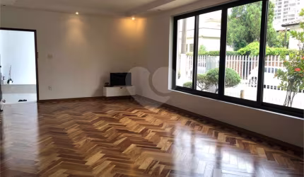 Sobrado com 4 quartos à venda em Santana - SP