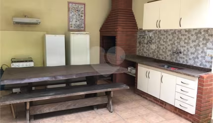 Sobrado com 4 quartos à venda em Vila Galvão - SP