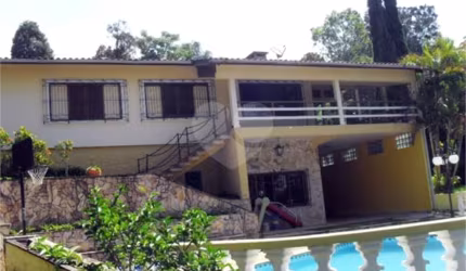 Sobrado com 5 quartos à venda em Roseira - SP