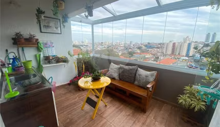 Casa térrea com 3 quartos à venda em Vila Nivi - SP