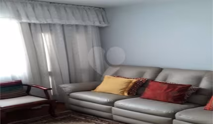 Casa térrea com 3 quartos à venda em Vila Sabrina - SP