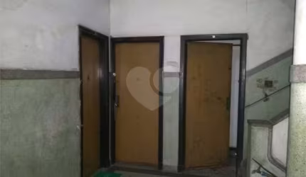 Prédio inteiro à venda em Santana - SP