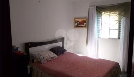 Casa térrea com 3 quartos à venda em Centro - SP