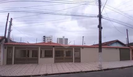 Casa com 3 quartos à venda em Solemar - SP