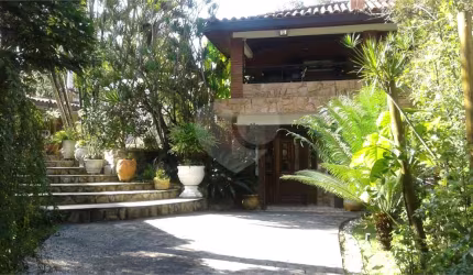 Casa com 4 quartos à venda ou para locação em Cumbari - SP