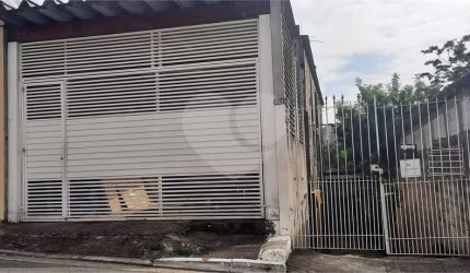 Casa térrea com 2 quartos à venda em Vila Mazzei - SP