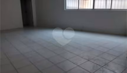 Prédio inteiro à venda em Santa Teresinha - SP