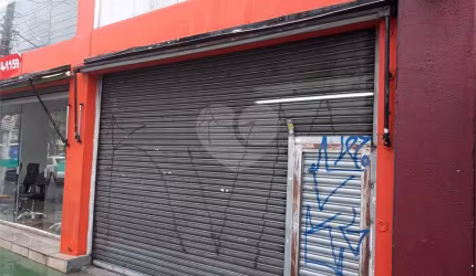 Prédio inteiro à venda em Santana - SP