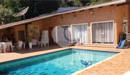 Condomínio com 4 quartos à venda em Caraguatá - SP