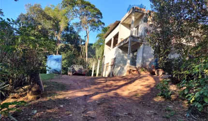 Sobrado com 5 quartos à venda em Roseira - SP