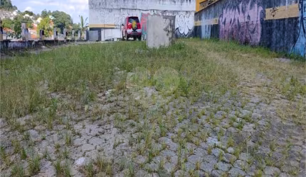 Terreno à venda em Vila Albertina - SP