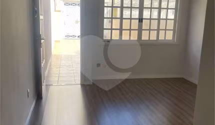 Sobrado com 3 quartos à venda em Vila Galvão - SP