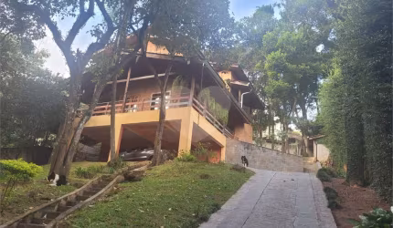Sobrado com 4 quartos à venda em Roseira - SP
