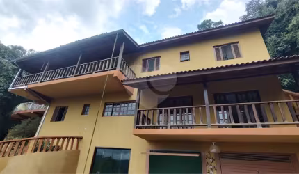 Condomínio com 4 quartos à venda em Caraguatá - SP