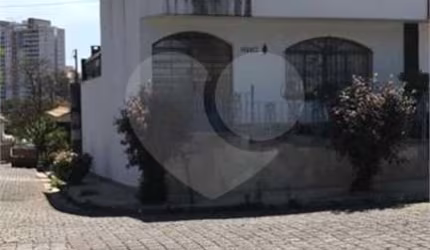 Casa com 4 quartos à venda em Vila Galvão - SP