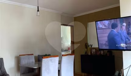 Apartamento com 3 quartos à venda em Vila Santos - SP