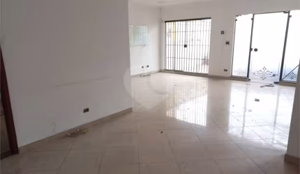 Sobrado com 3 quartos à venda em Parada Inglesa - SP
