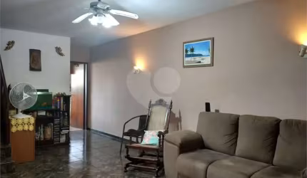 Casa com 3 quartos à venda em Vila Pereira Barreto - SP