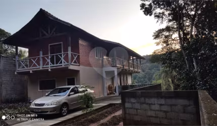 Condomínio com 4 quartos à venda em Caraguatá - SP