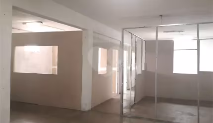 Prédio inteiro à venda em Parada Inglesa - SP
