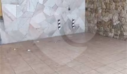 Sobrado com 4 quartos à venda em Parque Vitória - SP