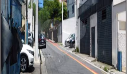 Prédio inteiro à venda ou para locação em São Judas - SP