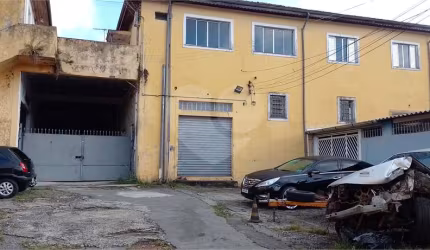 Casa térrea com 2 quartos à venda em Vila Nivi - SP