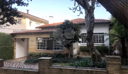 Casa térrea com 5 quartos à venda em Pacaembu - SP