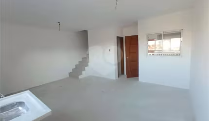 Condomínio com 2 quartos à venda em Vila Mazzei - SP