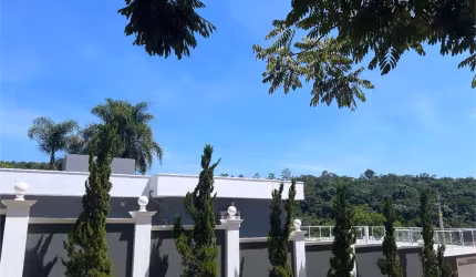 Condomínio com 3 quartos à venda em Caraguatá - SP