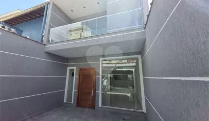 Sobrado com 3 quartos à venda em Vila Nivi - SP