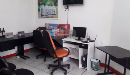 Prédio inteiro à venda em Santana - SP