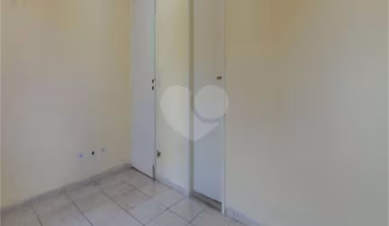 Condomínio com 2 quartos à venda em Jardim Carlu - SP