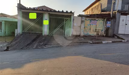 Casa térrea com 4 quartos à venda em Jardim Vila Galvão - SP