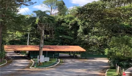 Condomínio com 3 quartos à venda em Capoavinha - SP