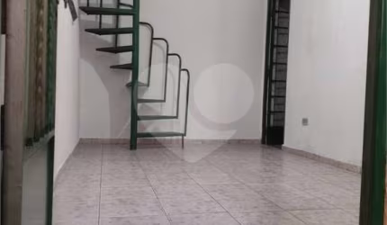 Casa com 4 quartos à venda em Jardim Modelo - SP