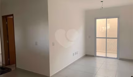 Condomínio com 2 quartos à venda em Parque Vitória - SP