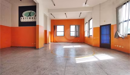 Prédio inteiro à venda ou para locação em Jardim Peri - SP