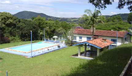 Sítio com 4 quartos à venda em Jardim Kanimar - SP