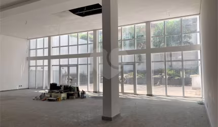 Salão Comercial à venda ou para locação em Vila Sofia - SP
