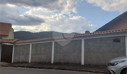 Casa com 4 quartos à venda ou para locação em Lavapés - SP
