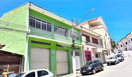 Prédio inteiro à venda ou para locação em Centro - SP