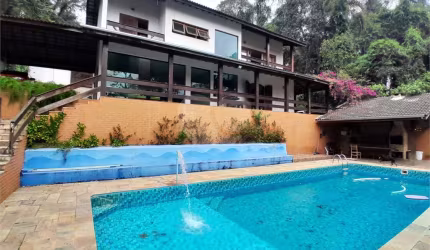 Casa térrea com 5 quartos à venda em Roseira - SP