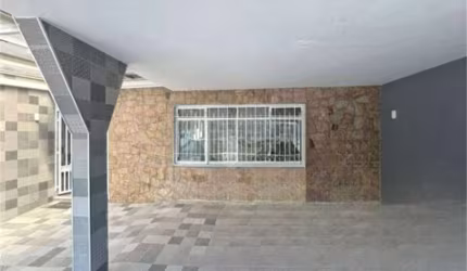 Casa térrea com 2 quartos à venda em Vila Pedro Moreira - SP