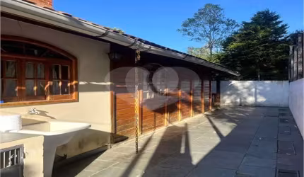 Condomínio com 3 quartos à venda em Caraguatá - SP