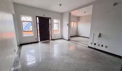 Prédio inteiro à venda ou para locação em Vila Baruel - SP