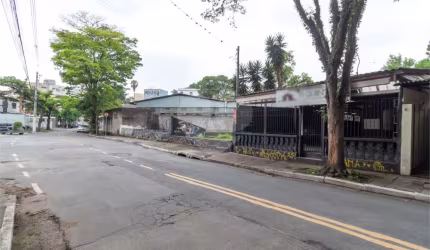 Casa térrea com 2 quartos à venda ou para locação em Tremembé - SP