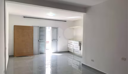 Casa com 4 quartos à venda ou para locação em Vila Talarico - SP